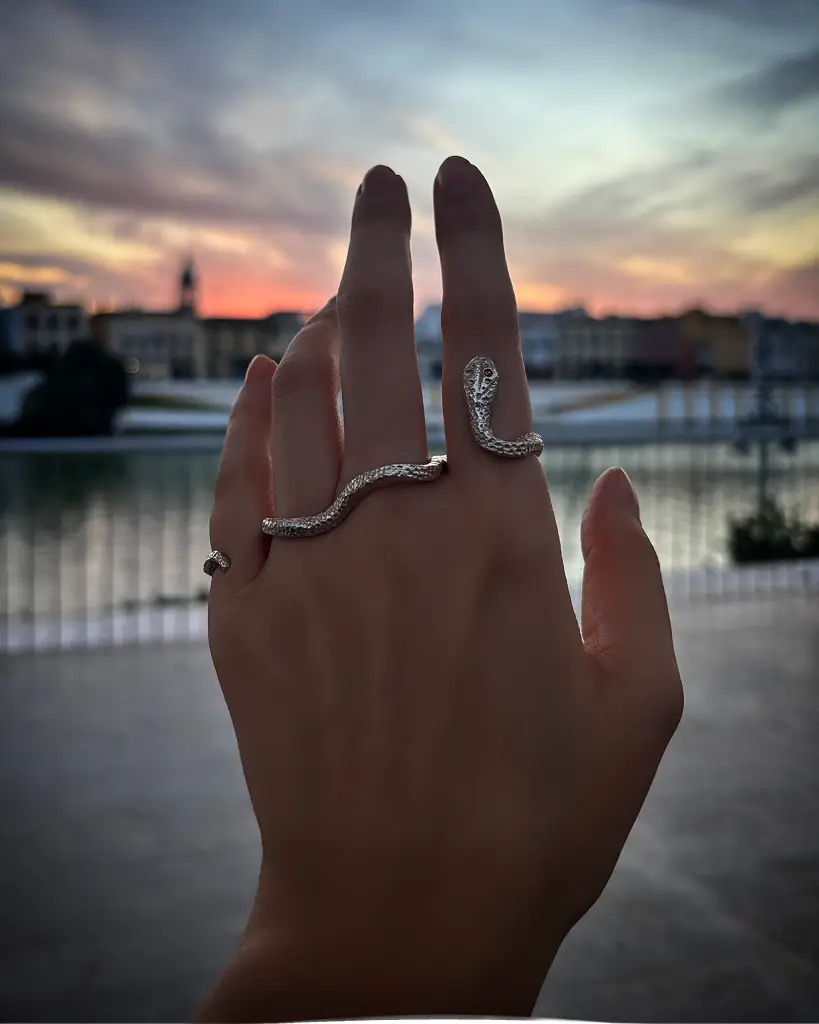 Anillo Sierpe Carlae